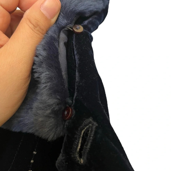Summit Silks Velvet Silk Vest with removable Fur Blue Size Small - Picture 5 of 10